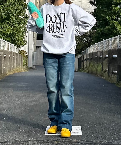 mi via loca（ミヴィアロカ）の「【GILDAN】発泡プリントDON'T RUSHロゴ裏起毛スウェットプルオーバー 【PT NO. MVL054 ※2A】（スウェット・レディース・ブラック/オートミール/ピンク・MEDIUM/X-LARGE）」の13枚目の写真