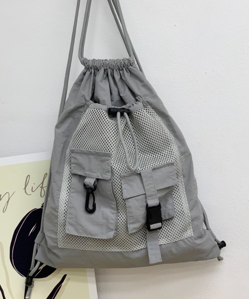 LAC-VERT（ラック・ヴェール）の「異素材ポケットナップサック（バックパック/リュック・レディース・ブラック/グレー/アイボリー・FREE）」の10枚目の写真