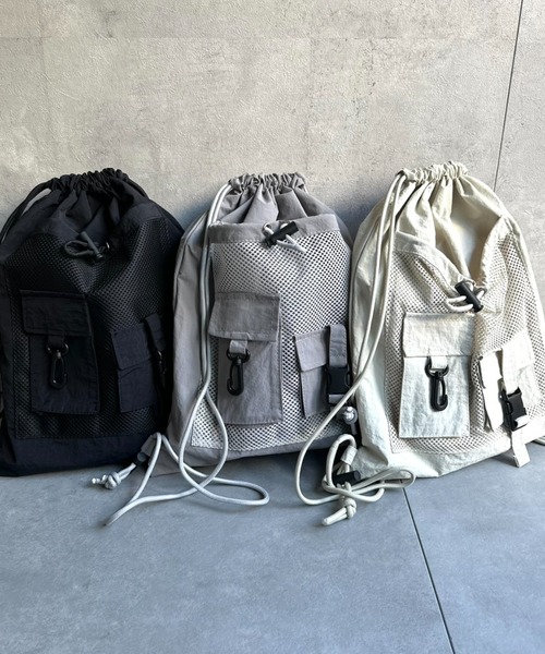 LAC-VERT（ラック・ヴェール）の「異素材ポケットナップサック（バックパック/リュック・レディース・ブラック/グレー/アイボリー・FREE）」の12枚目の写真