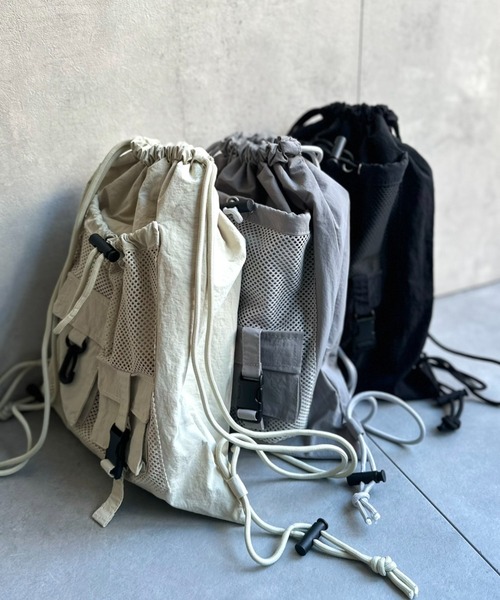 LAC-VERT（ラック・ヴェール）の「異素材ポケットナップサック（バックパック/リュック・レディース・ブラック/グレー/アイボリー・FREE）」の19枚目の写真