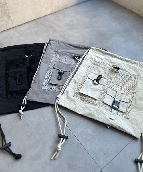 LAC-VERT（ラック・ヴェール）の「異素材ポケットナップサック（バックパック/リュック・レディース・ブラック/グレー/アイボリー・FREE）」の16枚目の写真