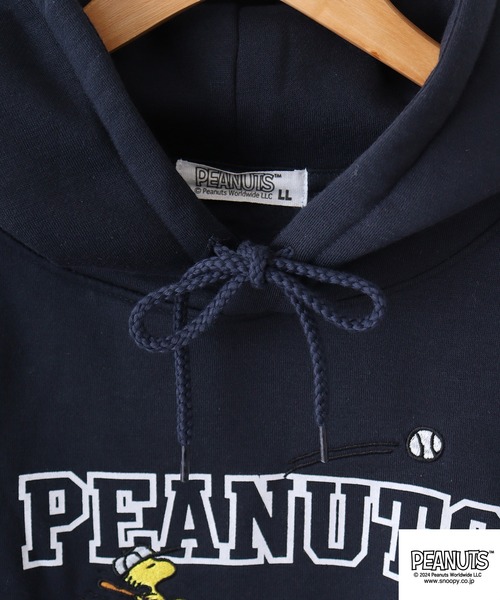 PEANUTS（ピーナッツ）の「PEANUTS 野球柄裏起毛プルパーカー（パーカー・メンズ・ネイビー/ブラック/レッド・M/L/LL）」の11枚目の写真