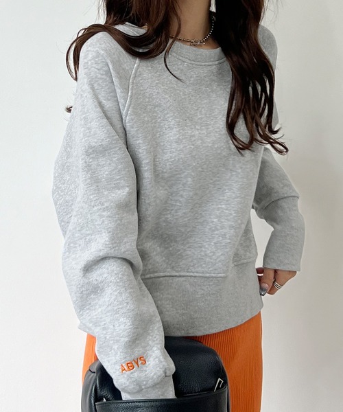 Futier land(フューティアランド)の「トレンド入りの絶妙な短丈。ロゴ刺繍裏起毛クロップド丈トレーナー(スウェット・レディース・ネイビー/グリーン/杢グレー・FREE)」の17枚目の写真