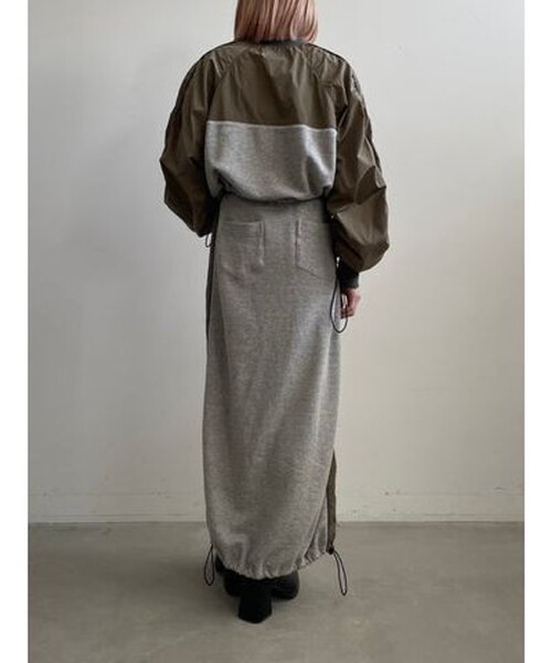 NOUNLESS(ナウンレス)の「【NOUNLESS/ナウンレス】SWEAT DOCKING LINE SKIRT(スカート・レディース・ブラック/グレー・2/1)」の15枚目の写真