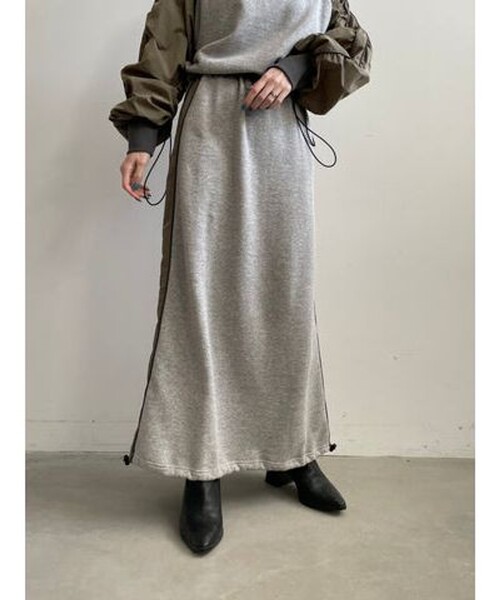 NOUNLESS(ナウンレス)の「【NOUNLESS/ナウンレス】SWEAT DOCKING LINE SKIRT(スカート・レディース・ブラック/グレー・2/1)」の16枚目の写真
