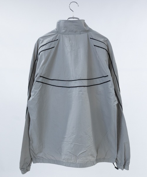 JOHN'S CLOSET（ジョンズクローゼット）の「【13】袖ライン ナイロン ジップアップブルゾン（ナイロンジャケット・メンズ・ライトグレー/ワイン/ブラック/ブルー・LARGE/X-SMALL/MEDIUM）」の6枚目の写真