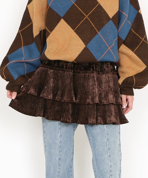 PUNYUS(プニュズ)の「ベロアプリーツティアードミニスカート(スカート・レディース・ブラック/ブラウン・1/2/4/3)」の2枚目の写真