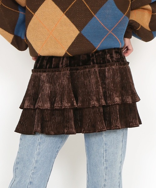 PUNYUS(プニュズ)の「ベロアプリーツティアードミニスカート(スカート・レディース・ブラック/ブラウン・1/2/4/3)」の7枚目の写真