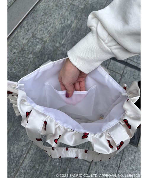 sanrio（サンリオ）の「【HELLO KITTY】リボン柄トートバッグ（トートバッグ・レディース・ホワイト/ピンク・FREE）」の21枚目の写真