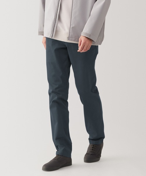 無印良品（ムジルシリョウヒン）の「紳士　ストレッチチノスリムパンツ（チノパンツ・メンズ・カーキ系/チャコールグレー/ブラック/ライトベージュ・73/76/85/79/82）」の2枚目の写真