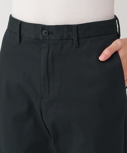 無印良品（ムジルシリョウヒン）の「紳士　ストレッチチノスリムパンツ（チノパンツ・メンズ・カーキ系/チャコールグレー/ブラック/ライトベージュ・73/76/85/79/82）」の8枚目の写真