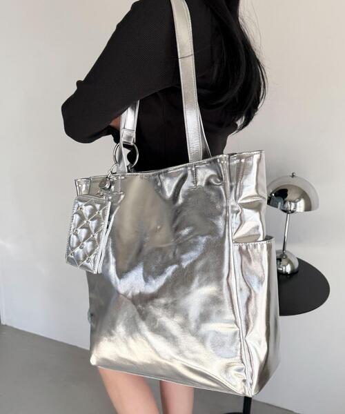 WEGO（ウィゴー）の「WEGO/リールパスケース付きA4BIGトート（トートバッグ・レディース・ブラック/シルバー・FREE）」の8枚目の写真