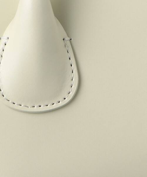 OSOI(オソイ)の「<OSOI>BOAT MINI バッグ(ショルダーバッグ・レディース・オフホワイト/ブラック/ダークブラウン・FREE)」の18枚目の写真