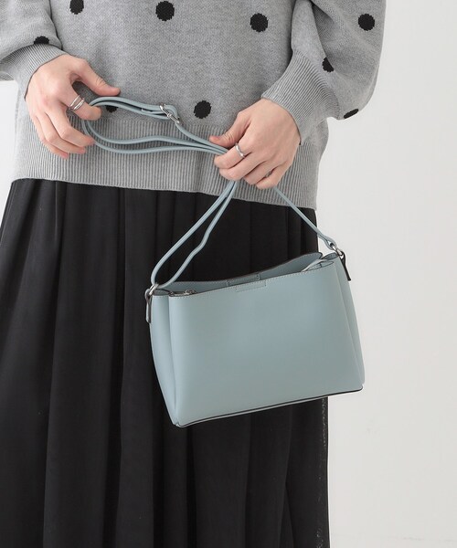 SHOO・LA・RUE（シューラルー）の「3層ヨコナガショルダーバッグ（ショルダーバッグ・レディース・シルバー/ナチュラル/ブルー/ブラック・00）」の3枚目の写真