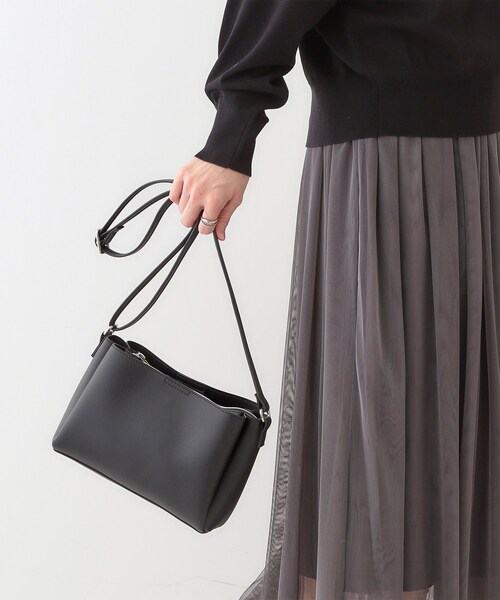 SHOO・LA・RUE（シューラルー）の「3層ヨコナガショルダーバッグ（ショルダーバッグ・レディース・シルバー/ナチュラル/ブルー/ブラック・00）」の14枚目の写真