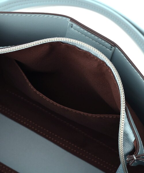 SHOO・LA・RUE（シューラルー）の「3層ヨコナガショルダーバッグ（ショルダーバッグ・レディース・シルバー/ナチュラル/ブルー/ブラック・00）」の11枚目の写真