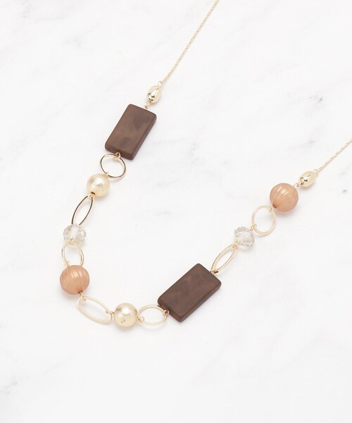 SHOO・LA・RUE(シューラルー)の「アクリルステーションネックレス(ネックレス・レディース・ピンクゴールド/ゴールド/シルバー・00)」の2枚目の写真