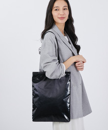 LeSportsac（レスポートサック）の「VERTICAL CITY TOTE アップタウンブラックシャイン/ブラック（トートバッグ）」