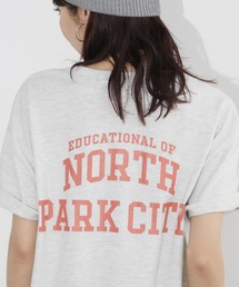 Auntie Rosa Holiday | クラックロゴカレッジT(Tシャツ/カットソー)