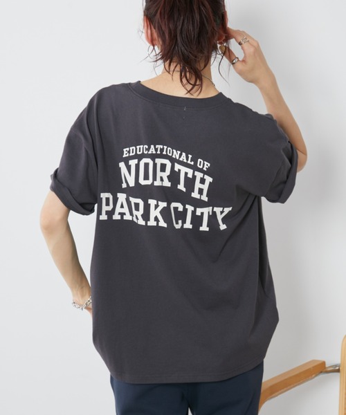 Auntie Rosa Holiday(アンティローザホリデー)の「クラックロゴカレッジT(Tシャツ/カットソー・レディース・チャコールグレー/ナチュラル・FREE)」の6枚目の写真