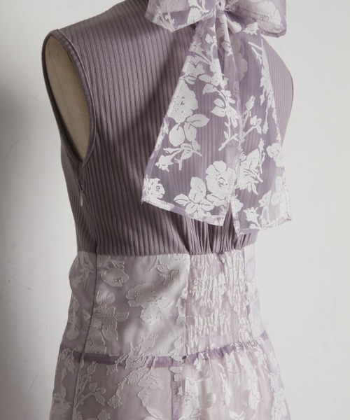 tocco closet（トッコ　クローゼット）の「【ZOZO限定】バックリボンシアーフラワードッキングワンピース（ワンピース・レディース・チャコールグレー/クリアブルー/ラベンダー・M）」の9枚目の写真