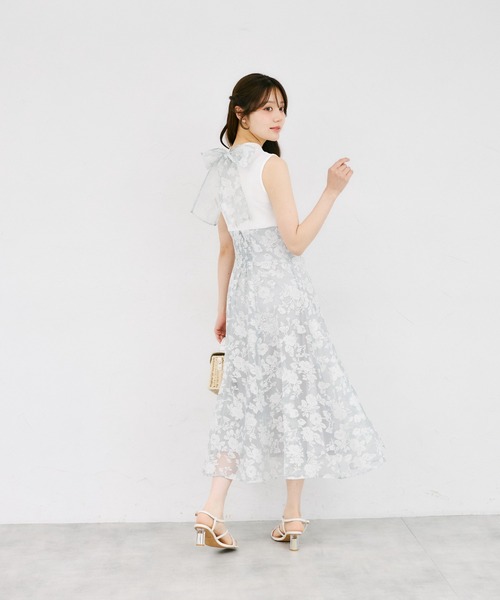 tocco closet(トッコ クローゼット)の「【ZOZO限定】バックリボンシアーフラワードッキングワンピース(ワンピース・レディース・チャコールグレー/クリアブルー/ラベンダー・M)」の19枚目の写真