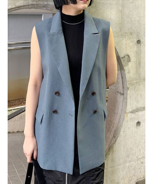 MURUA（ムルーア）の「【セットアップ対応】バックベルトテーラードジレ(ベスト)（ベスト・レディース・ブルー/ブラック/ダークグレー/ベージュ・FREE）」の4枚目の写真