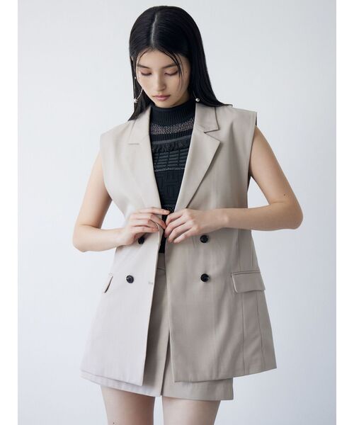 MURUA（ムルーア）の「【セットアップ対応】バックベルトテーラードジレ(ベスト)（ベスト・レディース・ブルー/ブラック/ダークグレー/ベージュ・FREE）」の7枚目の写真