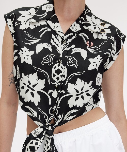 FRED PERRYフレッドペリー×エイミーワインハウス　コラボ　前縛りシャツ セール】Amy Winehouse Tie-Front Printed Shirt／エイミー