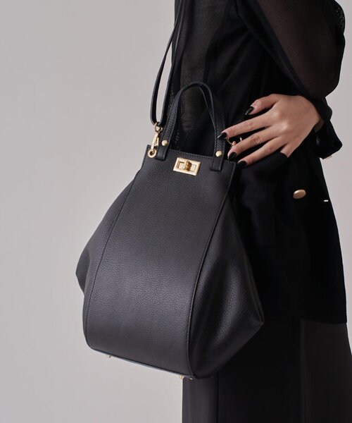 Lui's（ルイス）の「MILLELA FIRENZE スフィアハンドバッグ（ハンドバッグ・レディース・ベージュ/ブラック・FREE）」の3枚目の写真