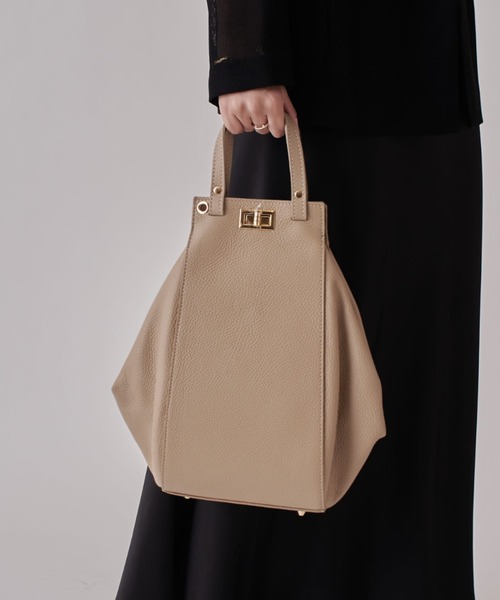 Lui's（ルイス）の「MILLELA FIRENZE スフィアハンドバッグ（ハンドバッグ・レディース・ベージュ/ブラック・FREE）」の2枚目の写真