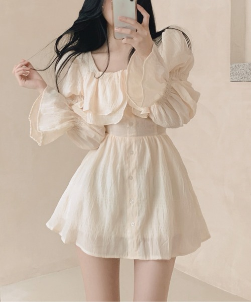 バックリボンシャーリングフリルミニワンピース（ワンピース）｜AMAJI  