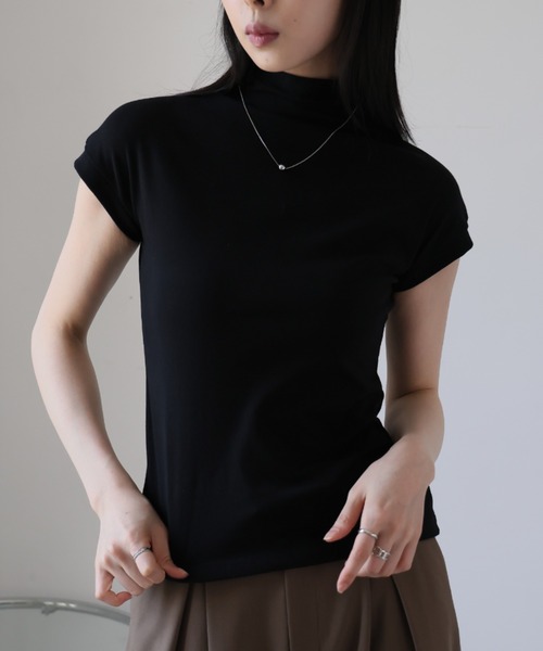 Ulysses(ユリシス)の「ハイネックTシャツ(Tシャツ/カットソー・レディース・ベージュ/ブラック・M/L)」の9枚目の写真
