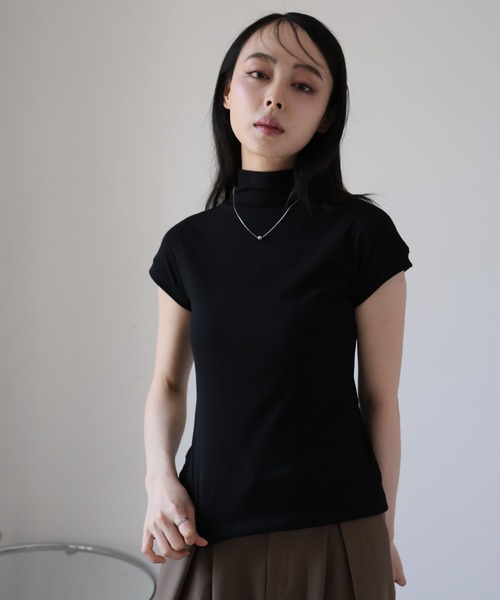 Ulysses(ユリシス)の「ハイネックTシャツ(Tシャツ/カットソー・レディース・ベージュ/ブラック・M/L)」の10枚目の写真