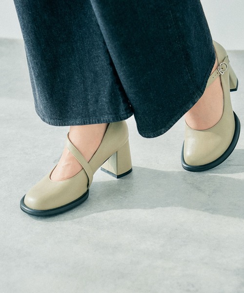 LEPSIM(レプシィム)の「ストラップヒールパンプス 322189(パンプス・レディース・ベージュ/ブラック・MEDIUM/LARGE)」の3枚目の写真