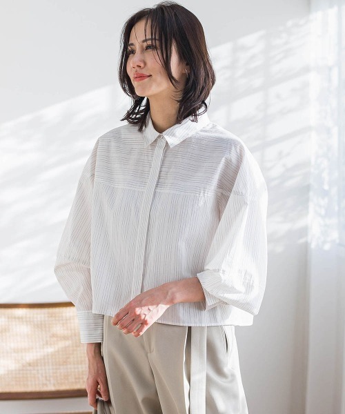 LAUTREAMONT(ロートレアモン)の「エフォートレスクロップドシャツ≪洗濯機で洗える≫(シャツ/ブラウス・レディース・ブルー系その他/ホワイト系その他・9号)」の3枚目の写真