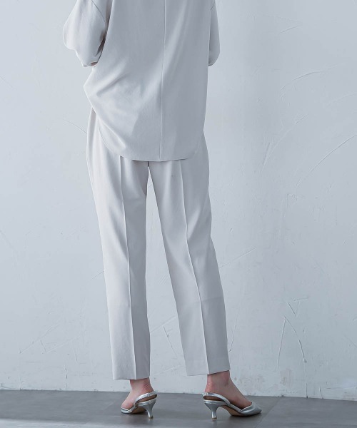LAUTREAMONT(ロートレアモン)の「キレイ×リラックス アムンゼンテーパードパンツ≪洗濯機で洗える≫(スラックス・レディース・ベージュ/ブラック/チャコールグレー/ライトブルー・7号/9号/11号)」の9枚目の写真