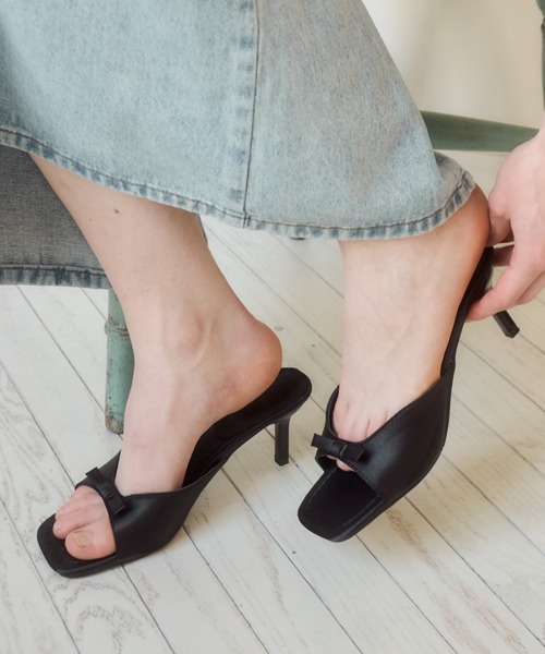 Birthday room（バースデイルーム）の「スクエアリボンミュールサンダル/square mule sandal（サンダル・レディース・シルバー/ピンク/ブラック・SMALL/MEDIUM/LARGE）」の2枚目の写真