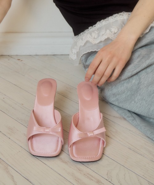 Birthday room（バースデイルーム）の「スクエアリボンミュールサンダル/square mule sandal（サンダル・レディース・シルバー/ピンク/ブラック・SMALL/MEDIUM/LARGE）」の14枚目の写真