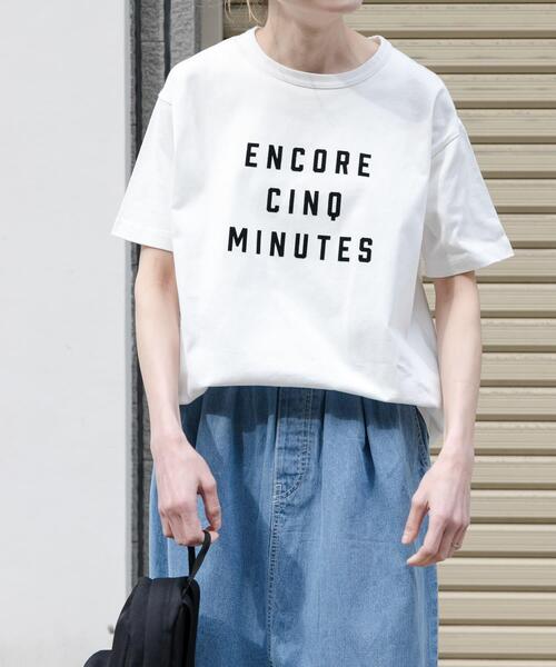 FORK&SPOON(フォークアンドスプーン)の「FORK&SPOON フロッキーロゴTシャツ(Tシャツ/カットソー・レディース・グレー系その他/アイボリー/スミクロ/オフホワイト・1)」の6枚目の写真