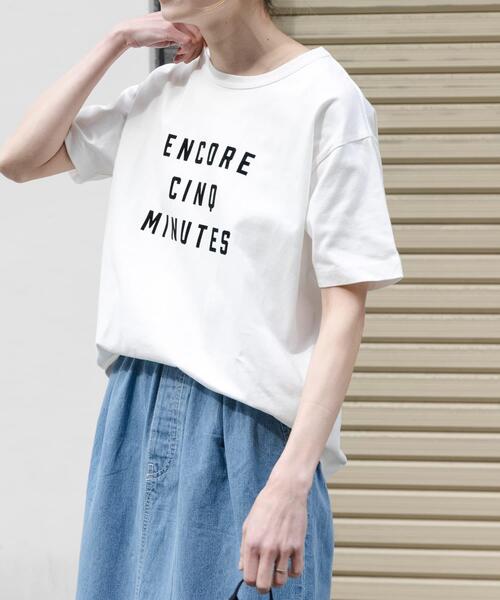 FORK&SPOON(フォークアンドスプーン)の「FORK&SPOON フロッキーロゴTシャツ(Tシャツ/カットソー・レディース・グレー系その他/アイボリー/スミクロ/オフホワイト・1)」の7枚目の写真