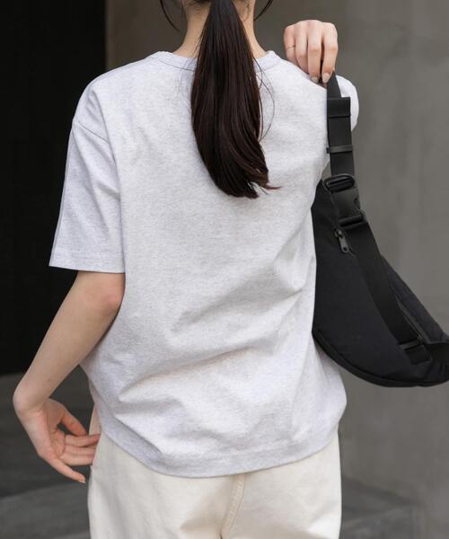 FORK&SPOON(フォークアンドスプーン)の「FORK&SPOON フロッキーロゴTシャツ(Tシャツ/カットソー・レディース・グレー系その他/アイボリー/スミクロ/オフホワイト・1)」の16枚目の写真