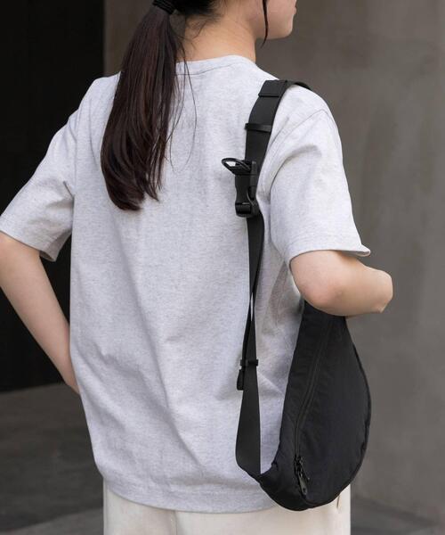 FORK&SPOON(フォークアンドスプーン)の「FORK&SPOON フロッキーロゴTシャツ(Tシャツ/カットソー・レディース・グレー系その他/アイボリー/スミクロ/オフホワイト・1)」の17枚目の写真