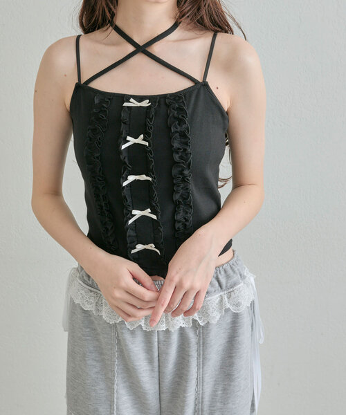 OLIVE des OLIVE（オリーブデオリーブ）の「ribbonフリルキャミソール（キャミソール・レディース・サックスブルー/ブラック/オフホワイト・FREE）」の3枚目の写真