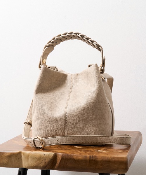 MIAN （ミアン）の「【MIAN】メッシュハンドル 2wayバッグ ショルダー付 フェイクレザー バケツバッグ / 2251-297-1（ショルダーバッグ・レディース・ブラック/ブルー/アイボリー・FREE）」の2枚目の写真