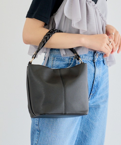 MIAN （ミアン）の「【MIAN】メッシュハンドル 2wayバッグ ショルダー付 フェイクレザー バケツバッグ / 2251-297-1（ショルダーバッグ・レディース・ブラック/ブルー/アイボリー・FREE）」の13枚目の写真