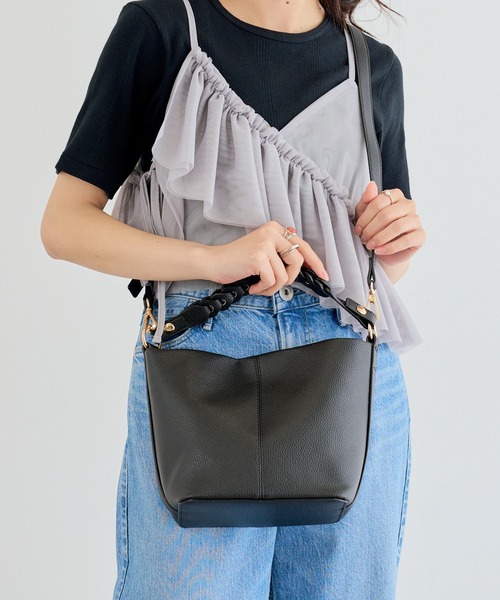 MIAN （ミアン）の「【MIAN】メッシュハンドル 2wayバッグ ショルダー付 フェイクレザー バケツバッグ / 2251-297-1（ショルダーバッグ・レディース・ブラック/ブルー/アイボリー・FREE）」の22枚目の写真