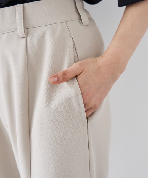 mil(ミル)の「センタープリーツ フレアパンツ(その他パンツ・レディース・ブラック/グレイッシュベージュ/ブラウン・S-Short/M-Short/S-Regular/M-Regular)」の14枚目の写真