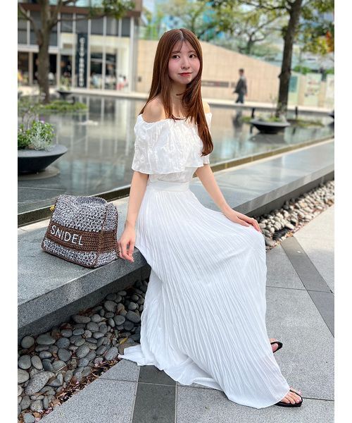 SNIDEL（スナイデル）の「プリーツオフショルブラウス（シャツ/ブラウス・レディース・ブラック/ホワイト/ブラウン・FREE）」の22枚目の写真