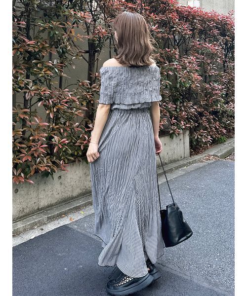 SNIDEL（スナイデル）の「プリーツオフショルブラウス（シャツ/ブラウス・レディース・ブラック/ホワイト/ブラウン・FREE）」の16枚目の写真